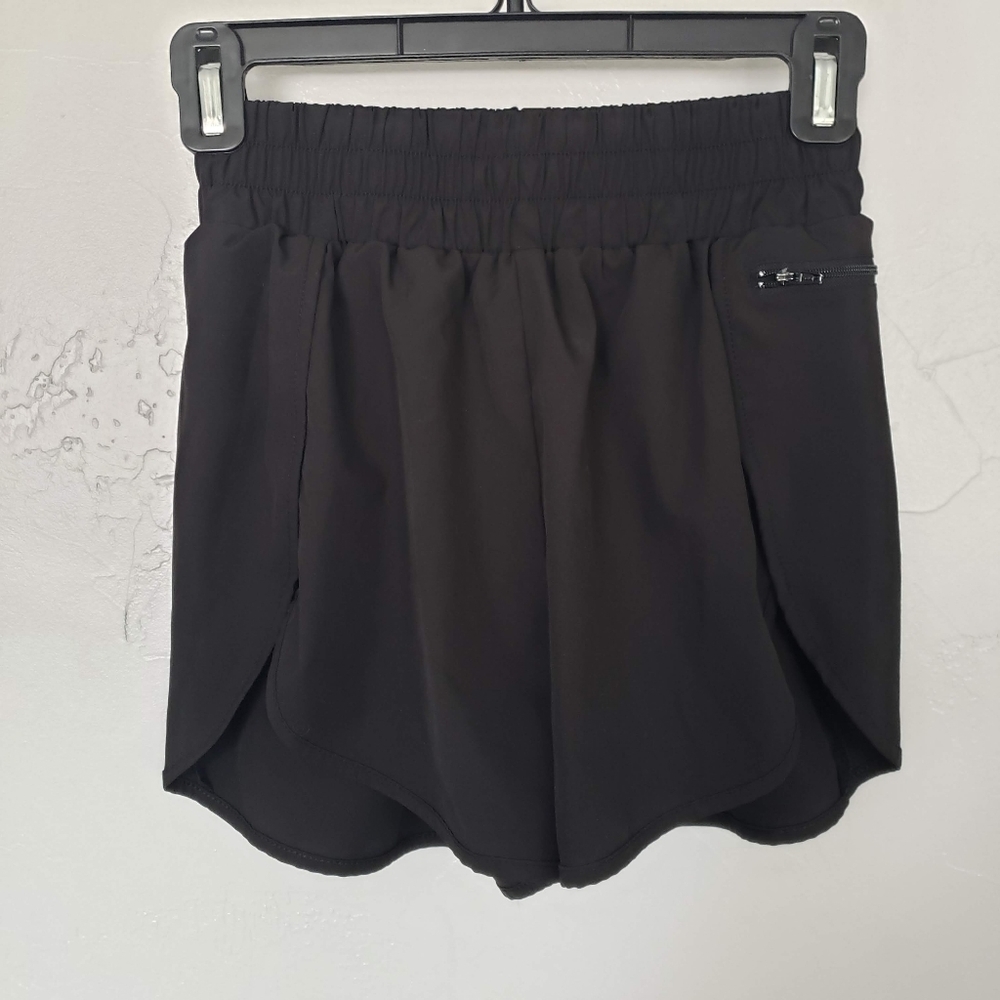 Blooming Jelly Small Black High Rise Athletic Shorts Tulip Hem Athleisure Lounge